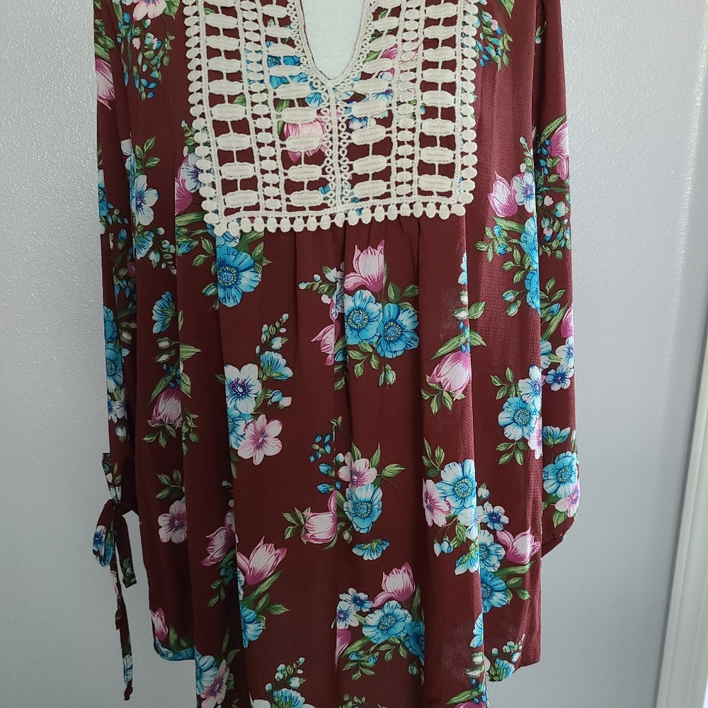 Top - Picture 2 of 4